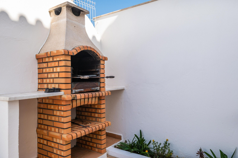 Room 5, Villa Ncora V3 Gal - 500m From the Beach, Albufeira