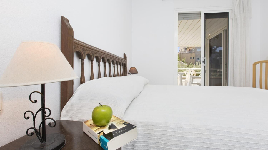 Room 3, Open Pals - T in Sa Riera, Girona