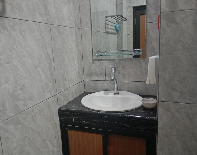 Bathroom 7