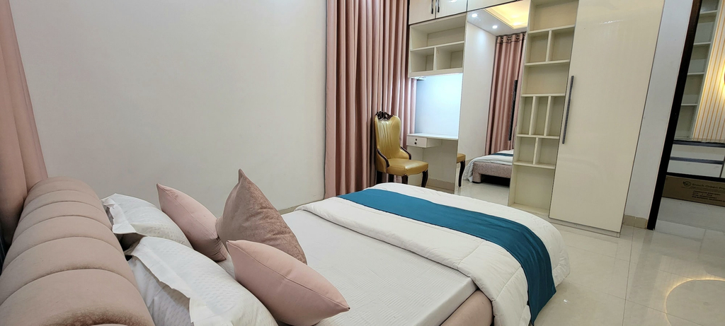 Room 2, Luxurious 3-bhk Highly Secured & Close to Airport, Dhaka