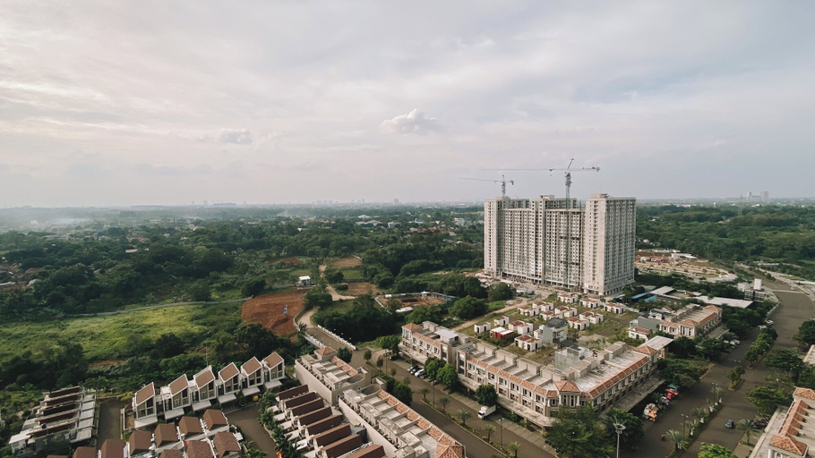 Exterior & Views 2, Best Deal and Homey 3BR Podomoro Golf View Apartment, Bogor