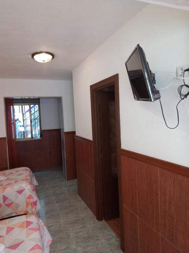 Bedroom 2, Foehn, Cádiz