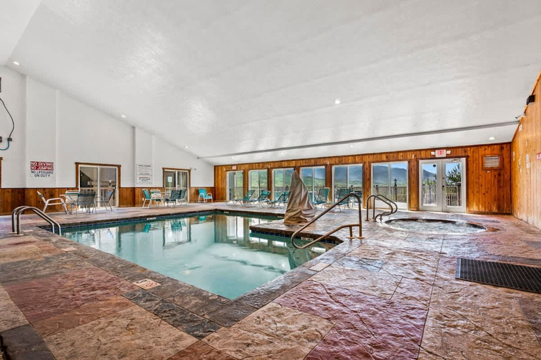 Room 5, Sauna Mountain Views Indoor Pool Sleeps 4, Sevier