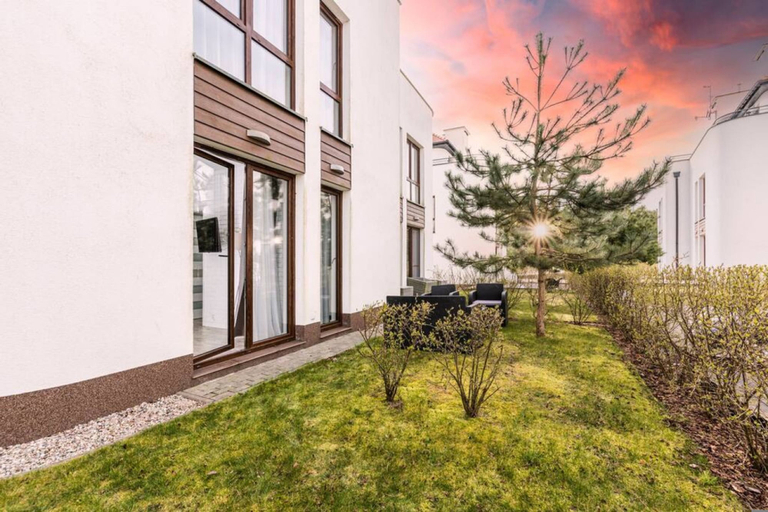Room 4, Jardin Taras z Ogrodem Nowoczesny Blisko Morza, Kołobrzeg