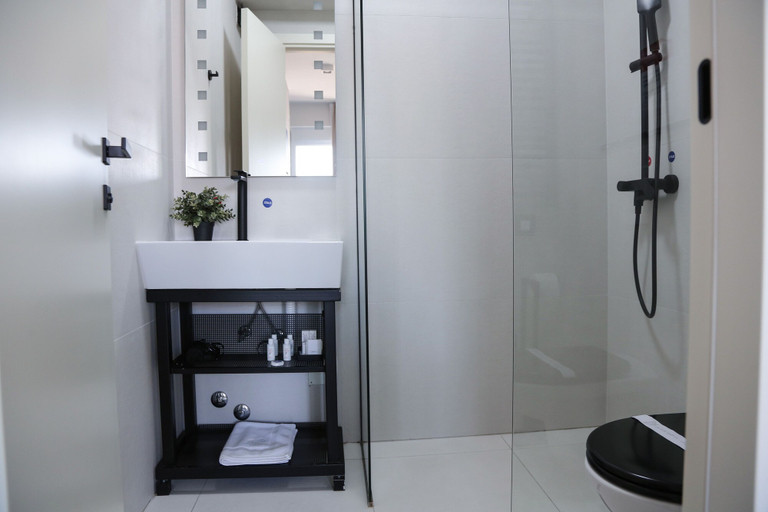 Bathroom 2, Smart Apartments Templum, Belgrade