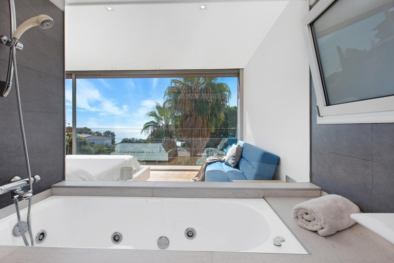 Room 5, Cristina in Lloret de Mar, Girona