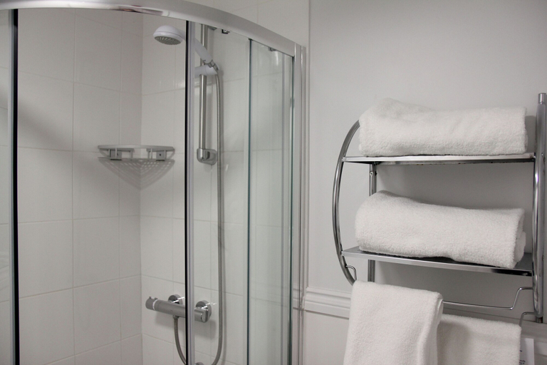 Bathroom 3, Eastwood Park Country House, South Gloucestershire