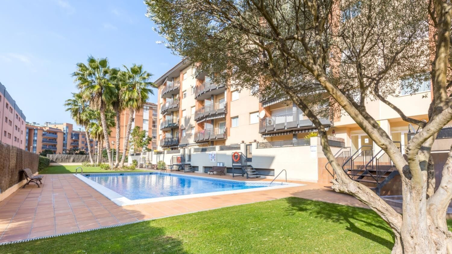 Room 4, Port 53 in Lloret de Mar, Girona