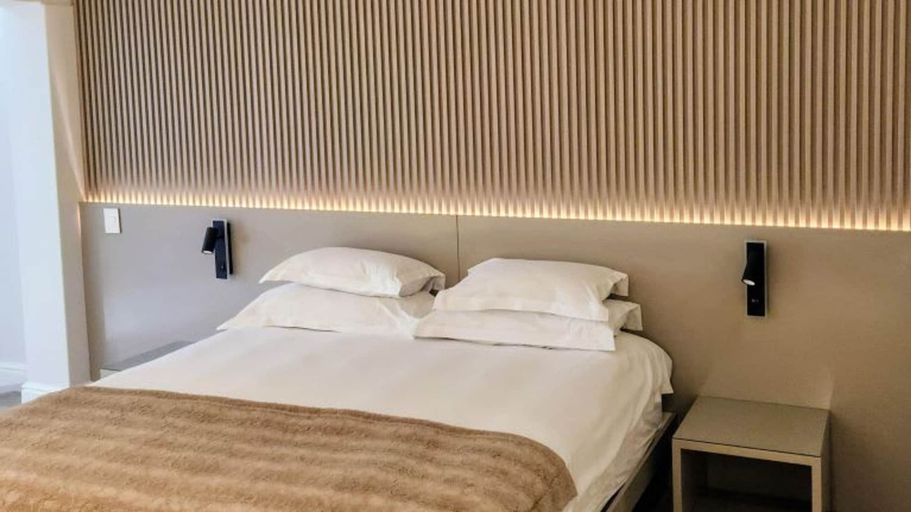 Room 2, Peaceful Apartment in Camps Bay Sapphire Tide Suite, City of Cape Town