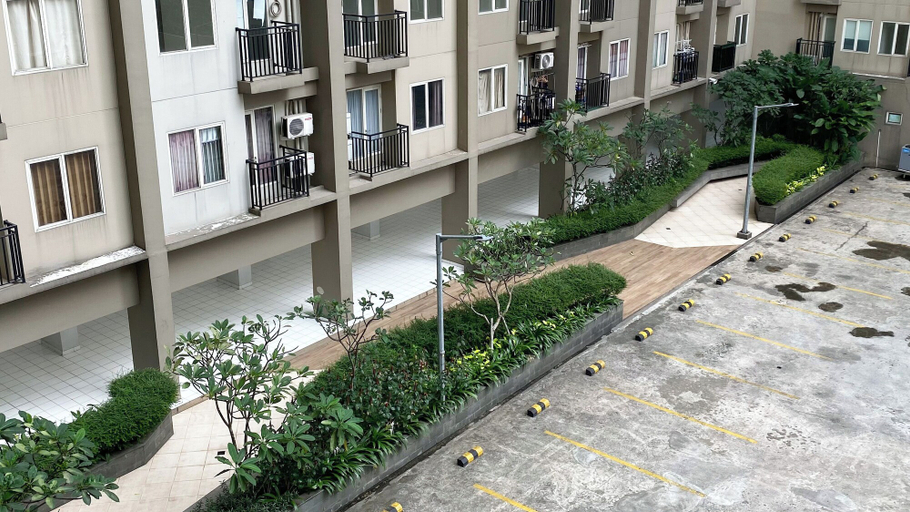 Exterior & Views 2, Comfortable and Nice 2BR Apartment at Podomoro Golf View, Bogor
