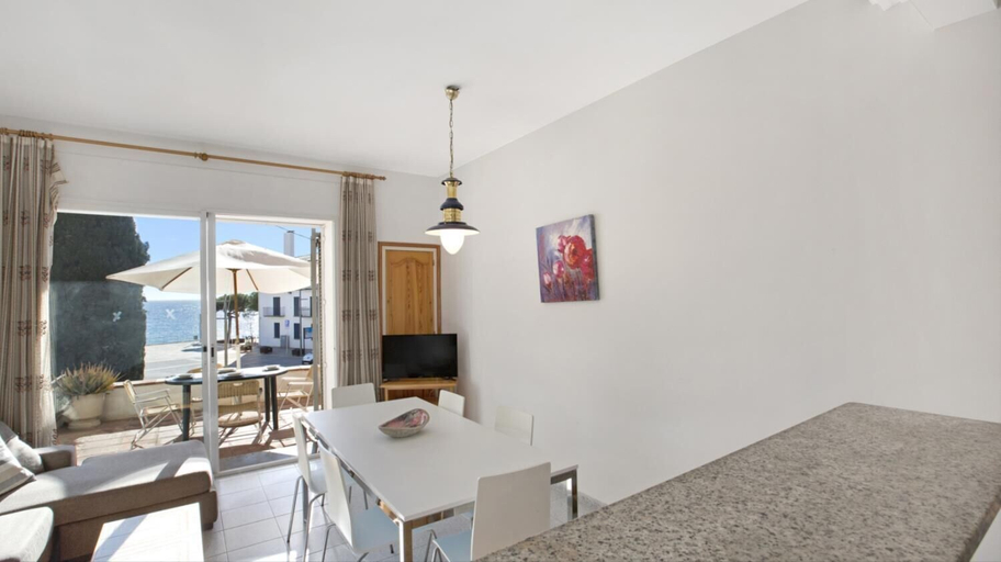 Room 2, Marsol Pl in Llafranc, Girona