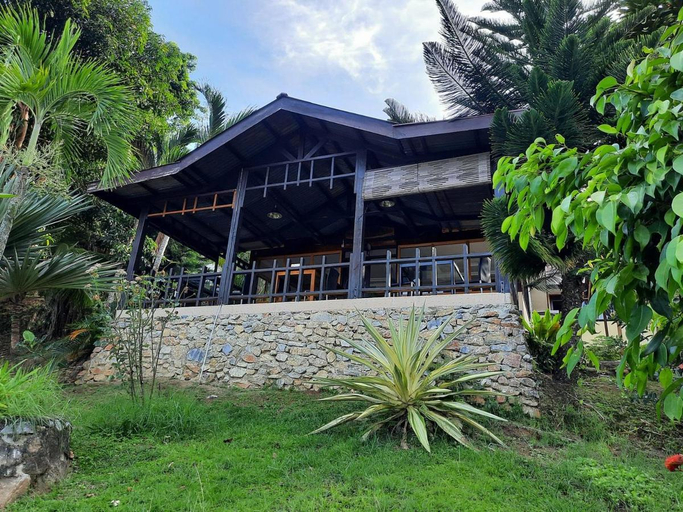 Dolidi Ndano Towale Resort, Poso