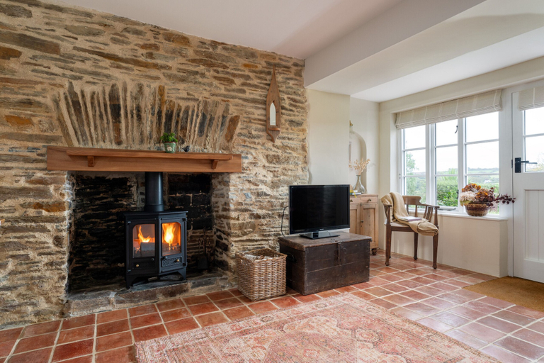 Room 2, Pear Tree Cottage in South Milton, Devon