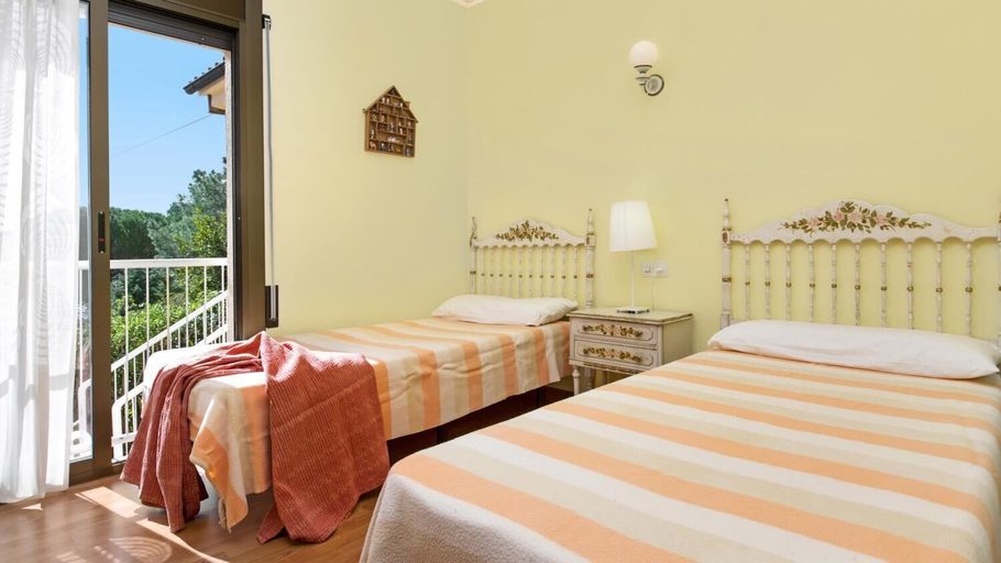 Room 5, Vila Inma in Lloret de Mar, Girona