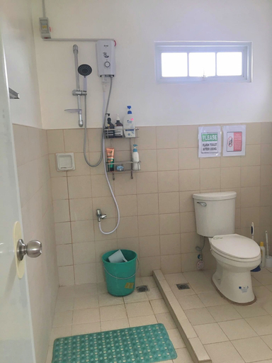 Bathroom, Kate Residence House, Dauis