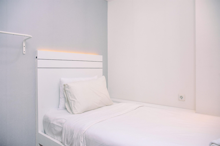 Bedroom 3, Nice and Warm 2BR at Podomoro Golf View Apartment, Bogor