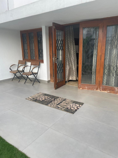 Others 5, Bungalow 102, Bangalore