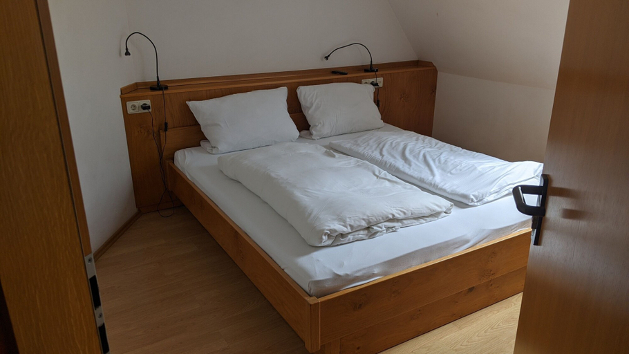Bedroom 4, Gasthof Hotel Rose, Würzburg