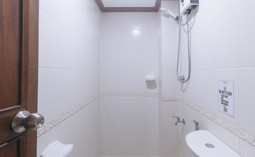 Bathroom 19