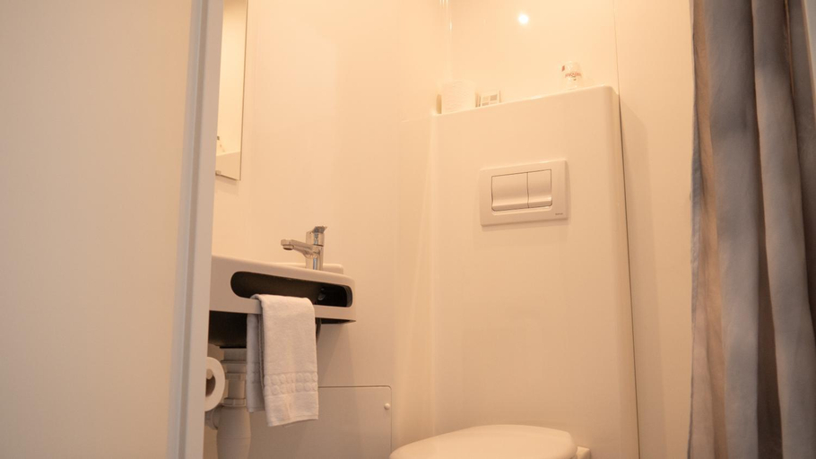 Bathroom 4, FastHotel Montpellier Ouest, Hérault