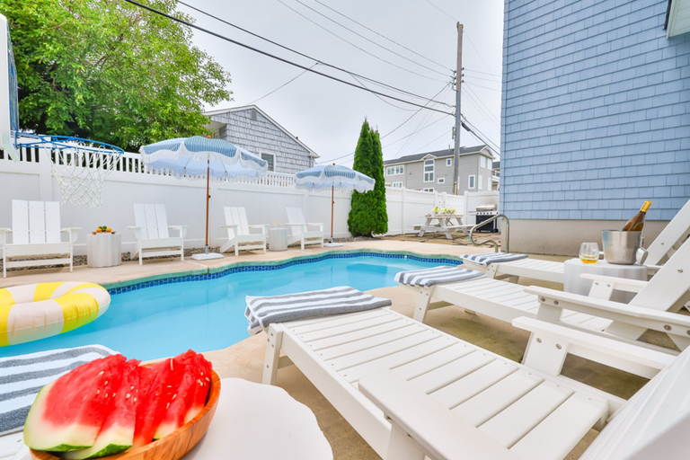 Room 2, Spacious 6BR Beach Home With Elevator Heated Pool - Ideal for Family Vacations, Atlantic