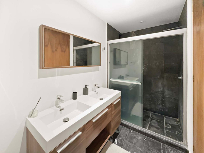 Room 5, 20-202 Elegant 2br-roma Norte Parking 24-7 Security, Mexico City