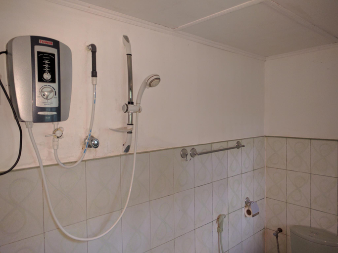 Bathroom 3, Palitha Home Stay, Dambulla