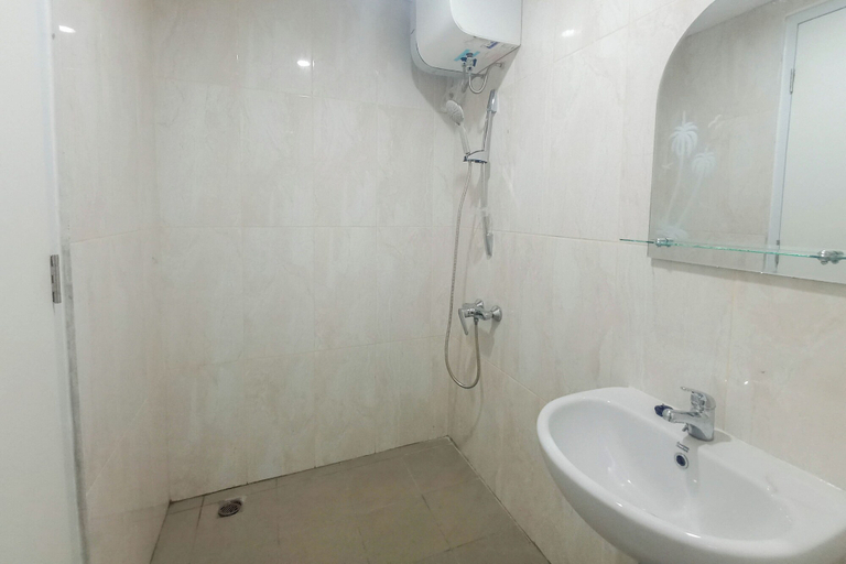 Bathroom 5, Brand New and Homey Studio at Tamansari Skylounge Makassar Apartment, Makassar