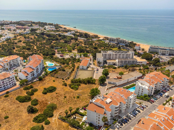 Room 5, Sea View Central Town 2 Bedroom Apartment 5 min from the Beach, Albufeira