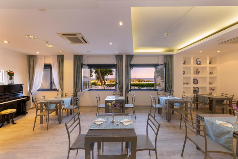 Food & Drinks 5, Sea Breeze Residence, Napoli