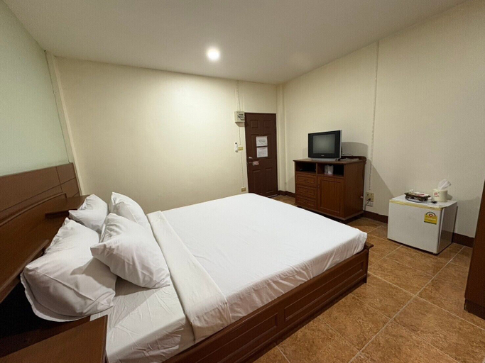Bedroom 4, Cabbages & Condoms Hotel Ratchaburi, Photharam