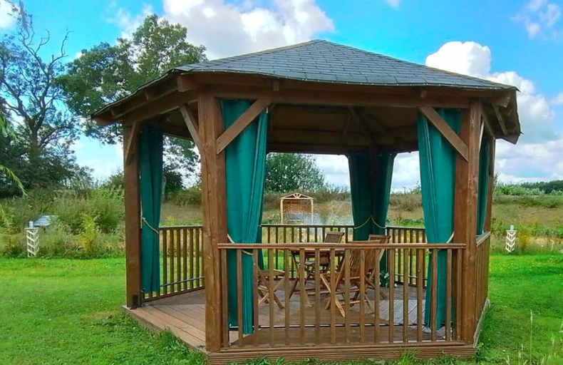 Others 3, Captivating 1-bed Cabin in Newmarket, Cambridgeshire