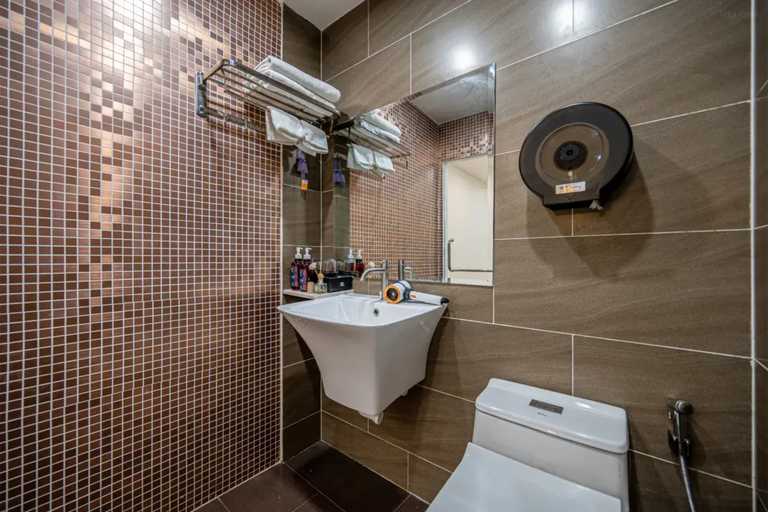 Bathroom 4, Palas House By Cozrum, Tân Bình