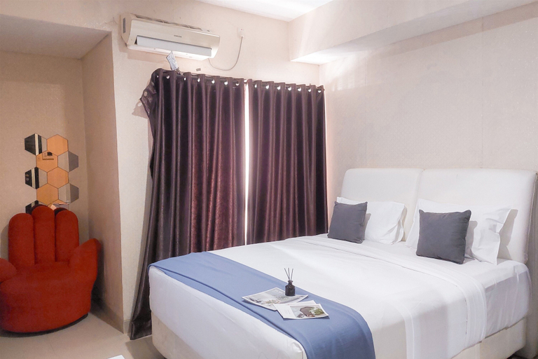 Bedroom 1, Spacious and Homey Studio Room Paramount Skyline Apartment, Tangerang