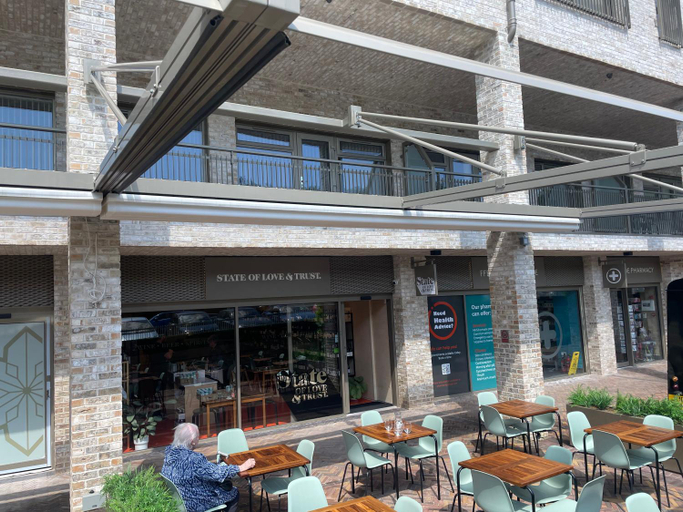 Food & Drinks, Centrally Located 2Bed Flat With Balcony & Parking, Cardiff