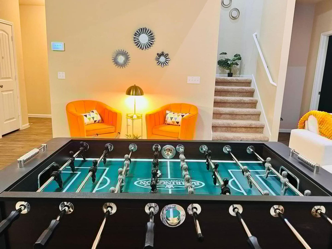 Room 2, Spacious 4BR Home w Game Room Office Backyard, Hays