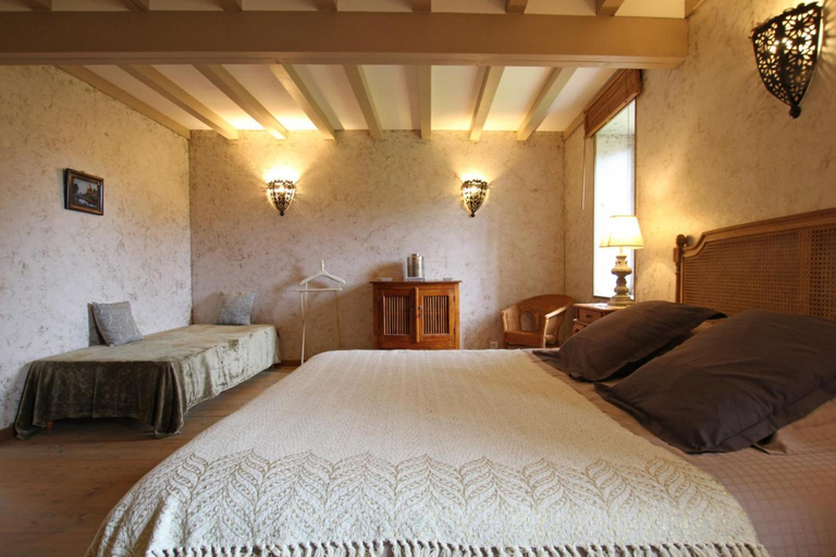 Others 2, Gites Du Manoir de Savigny, Manche