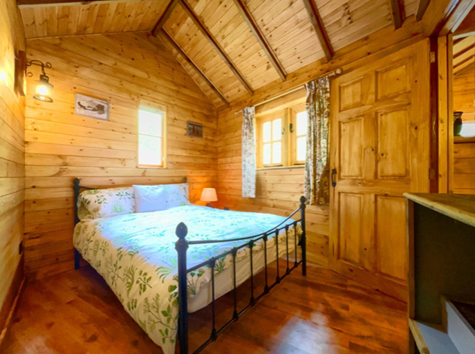 Bedroom, Beautiful 1-bed Cabin in Newmarket, Cambridgeshire