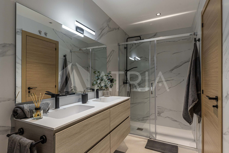 Room 3, Flat 4 10m Walk to Bernab u Real Madrid Stadium, Madrid