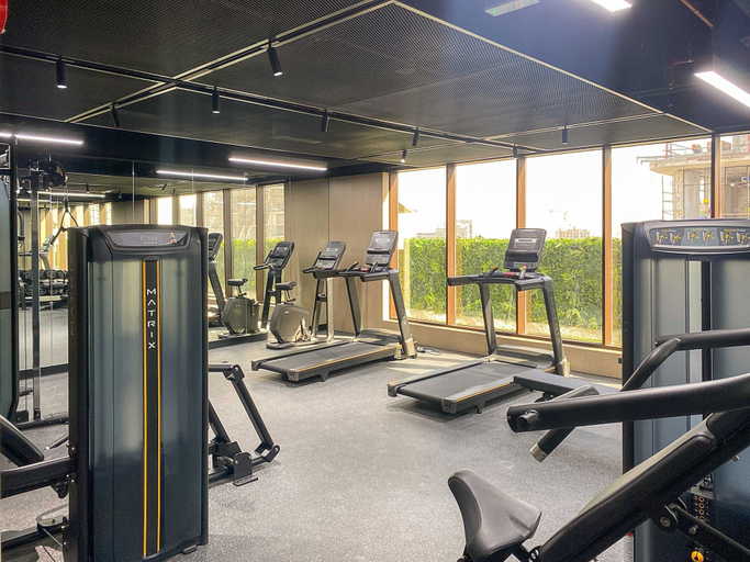 Room 4, Modern Studio With Rooftop Pool and gym in JVC, Dubai