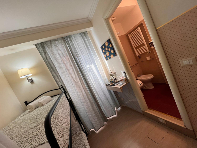 Bathroom 3, Booking House, Rome