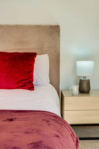 Room 5, Camps Bay 4BR w Pool and Sea Views Atlantic Gem, City of Cape Town