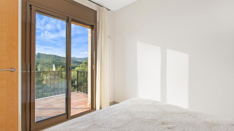 Room 2, Vila Dama in Lloret de Mar, Girona