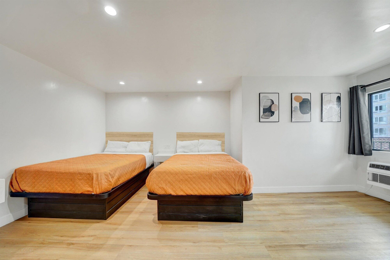 Others 5, Casablanca Inn, Los Angeles