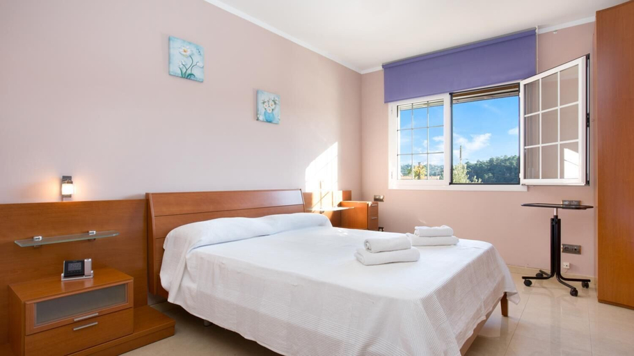 Room 5, Sotet in Vidreres With 4 Bedrooms and 2 Bathrooms, Girona