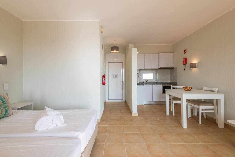 Room 3, Albufeira Jardim Studio W Sea View Free Wi-fi, Albufeira