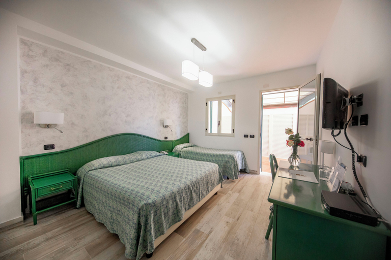 Bedroom 3, Hotiday Cefalù Mazzaforno, Palermo