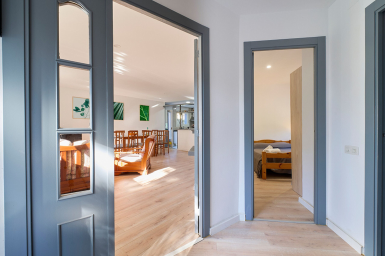 Room 5, Tordera 18 in Lloret de Mar, Girona