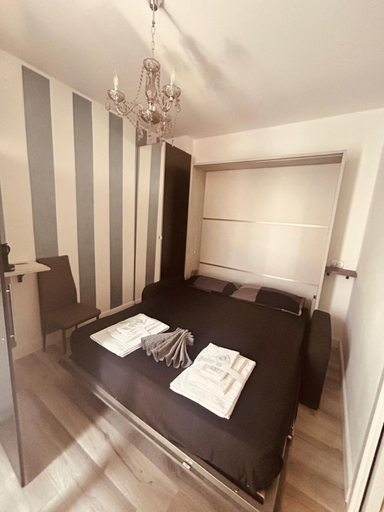 Others 2, CHAMBRE BON BON, Ascoli Piceno