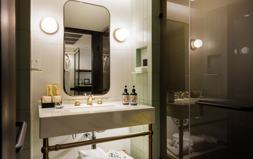 Bathroom 11